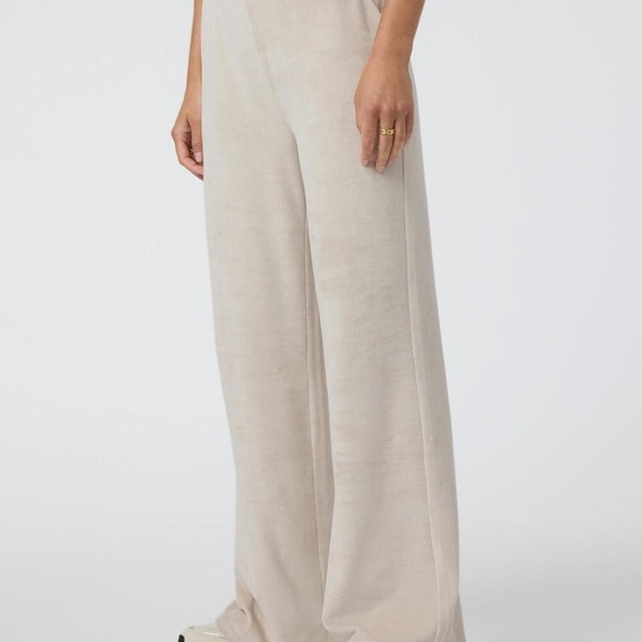 Vuori Pants - Vuori Haven Wide Leg Pant Women S Tan Corduroy VW4075 Lounge Athleisure